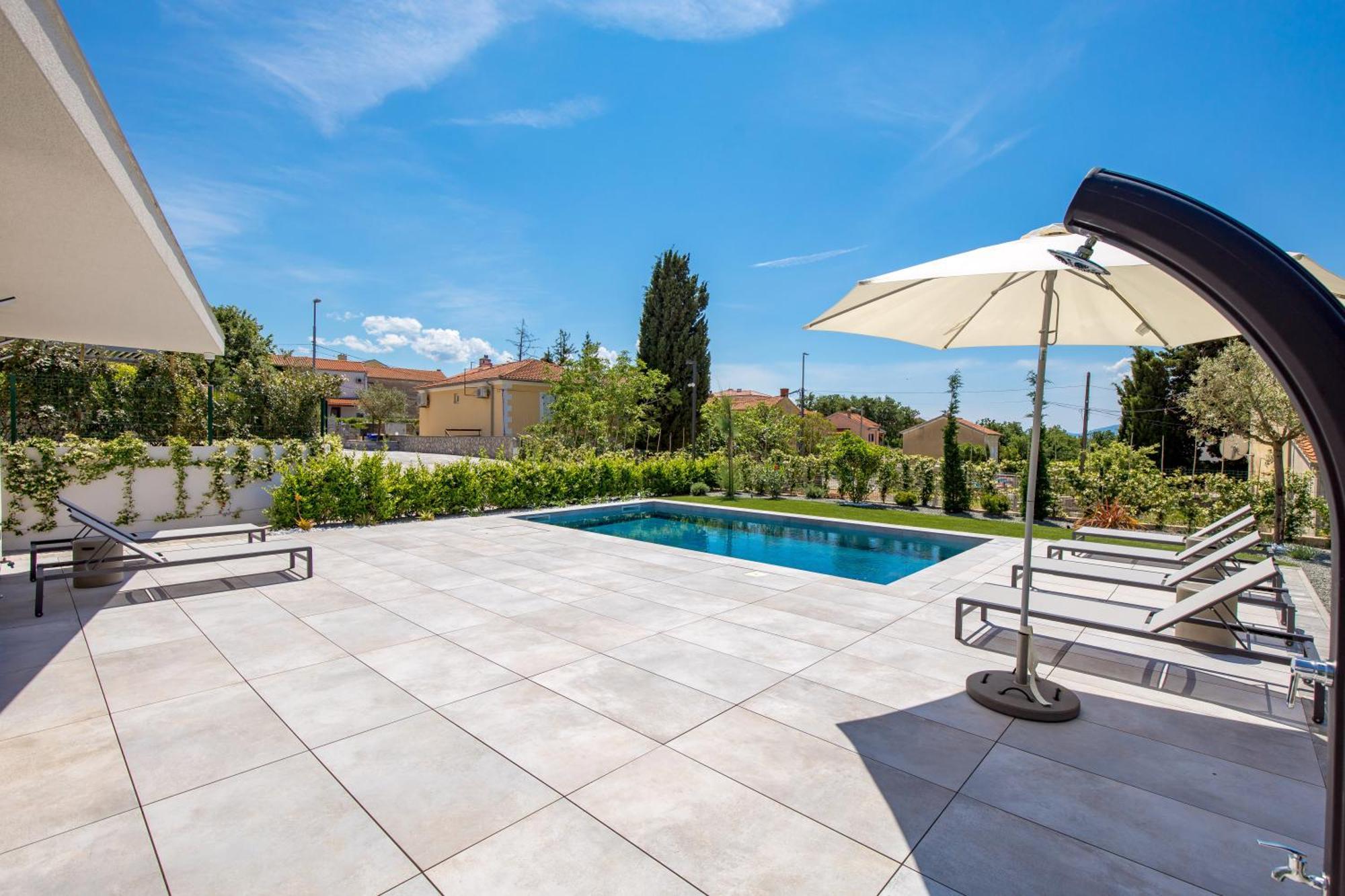 Apartment Mara M 1 Heated Pool *