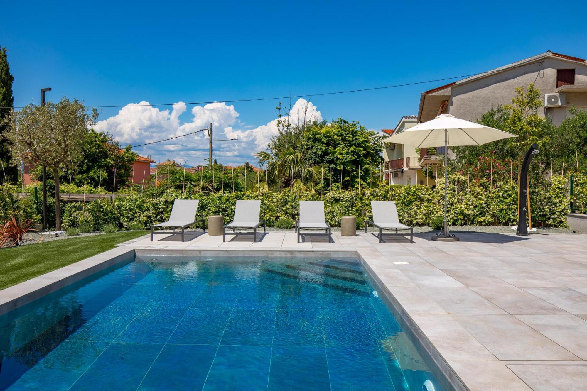 Apartment Mara M 1 Heated Pool