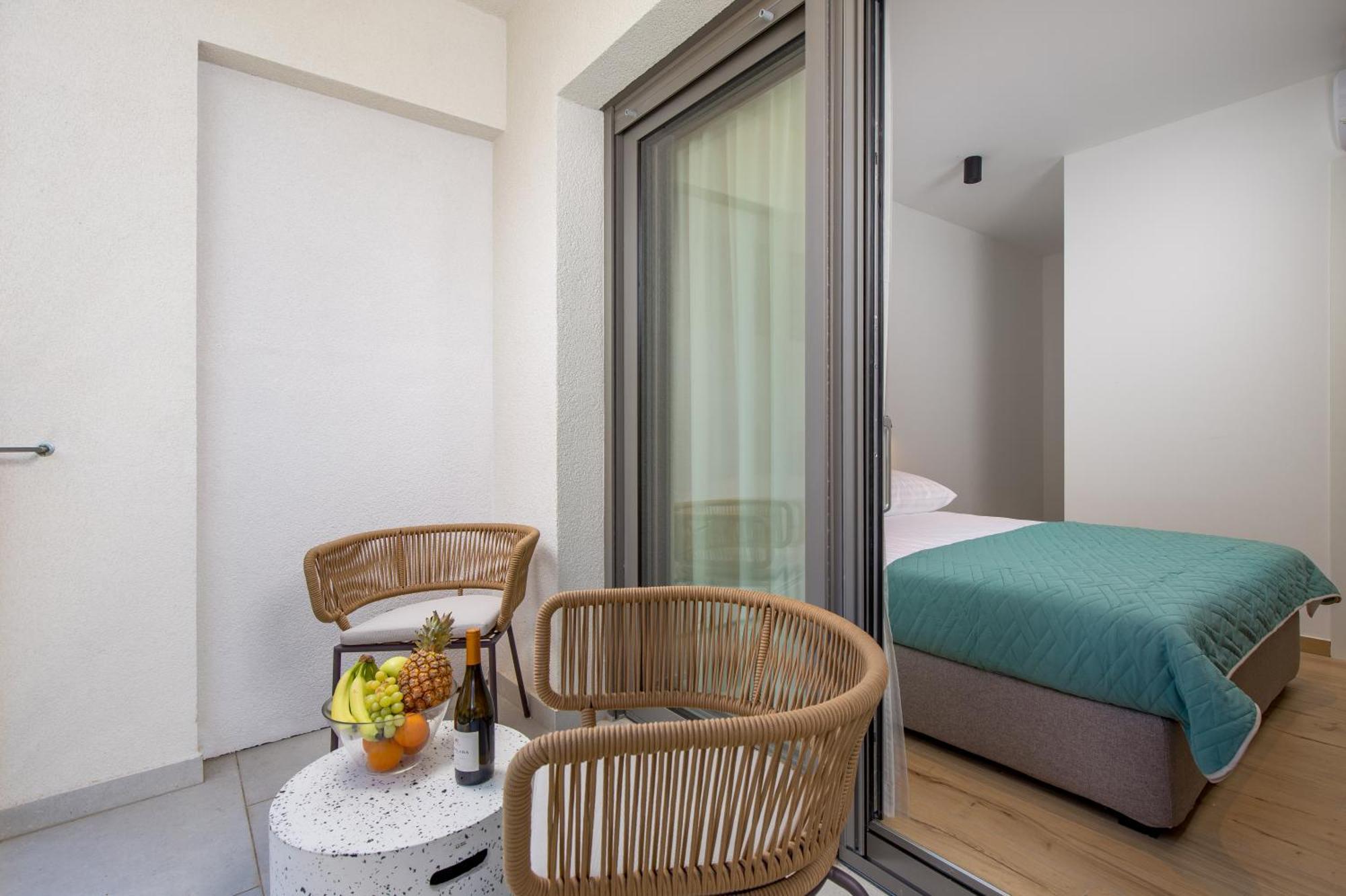 Mara M 1 Heated Pool Apartment