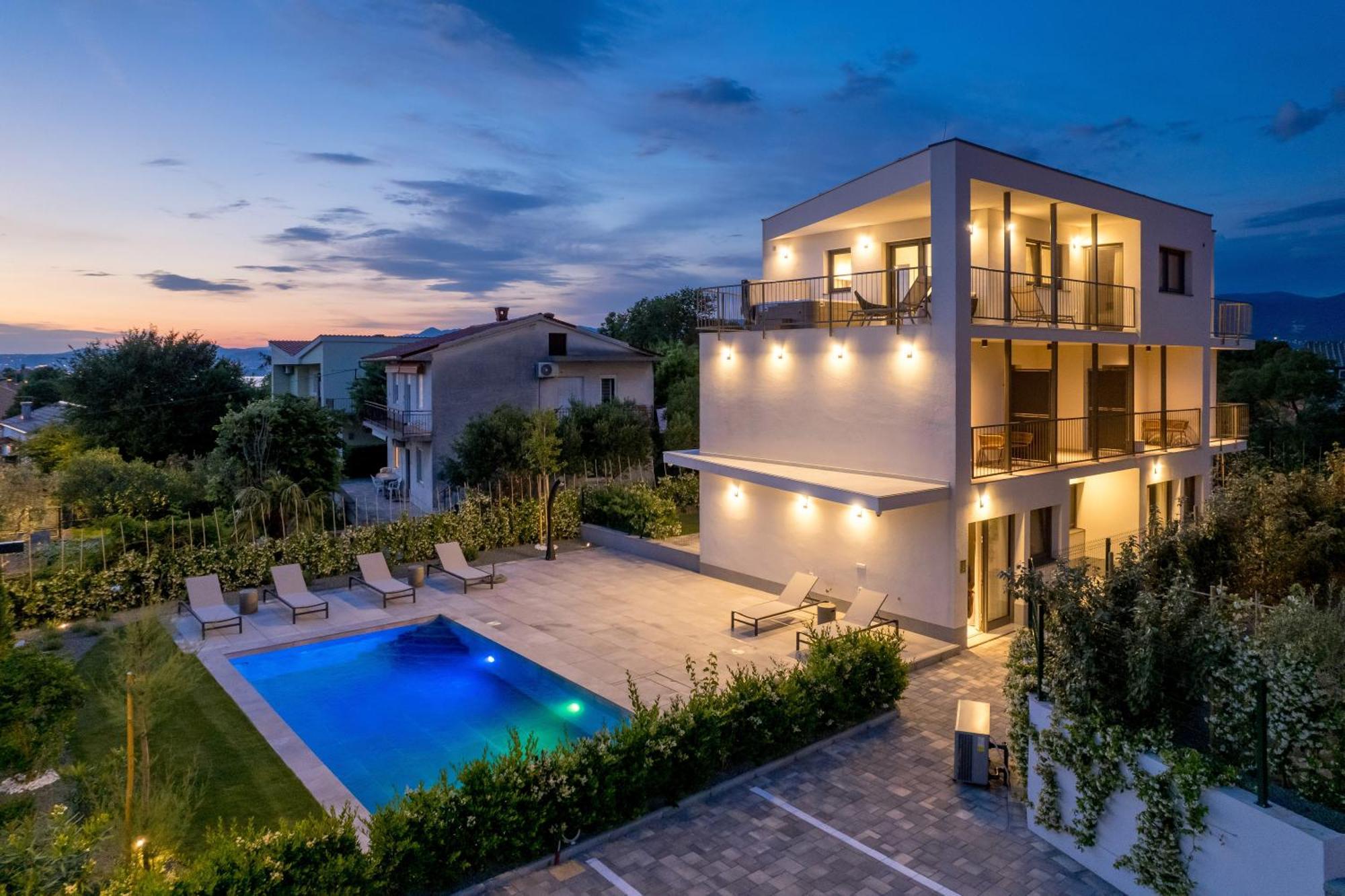 Mara M 1 Heated Pool Omisalj